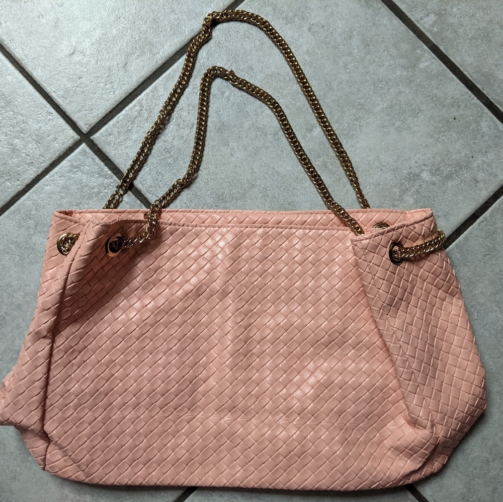 🔹️ Purse w/chain strap
